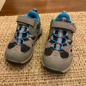 Merrell size 8 adventure shoes!